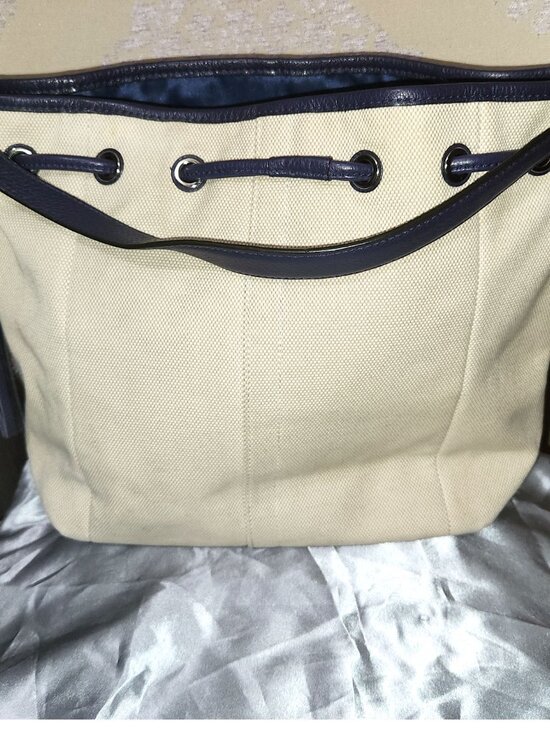 Coach - Picture 8 of 15